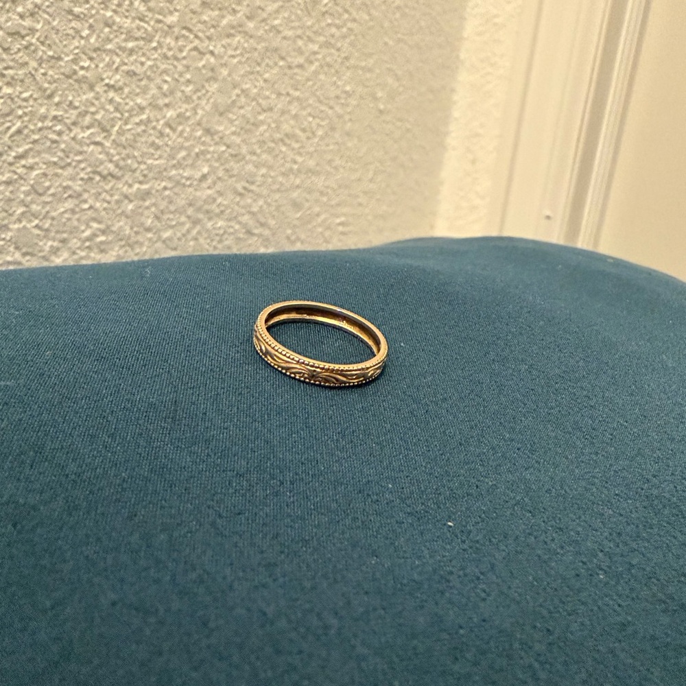 Local Eclectic Solid Gold Filigree Ring, Size 6.5 - image 5